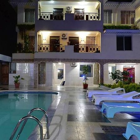 Royal City Dubai Complex Кисуму Екстериор снимка