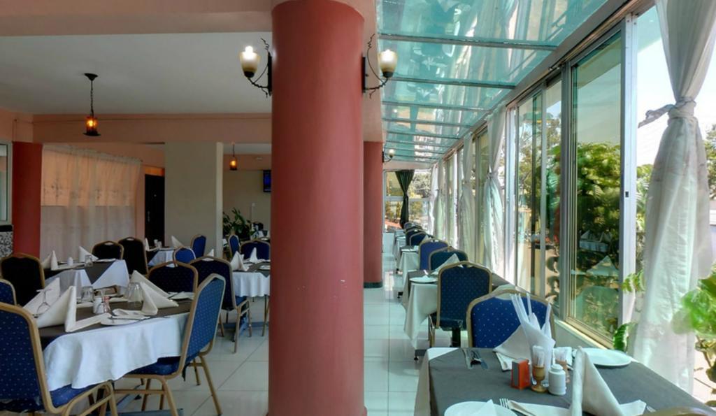 Royal City Dubai Complex Кисуму Екстериор снимка