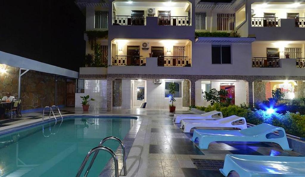Royal City Dubai Complex Кисуму Екстериор снимка