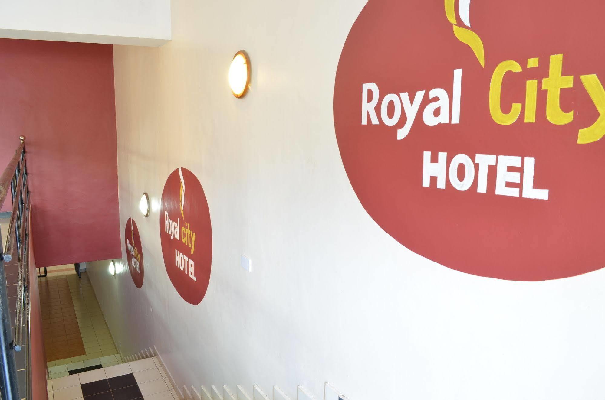 Royal City Dubai Complex Кисуму Екстериор снимка
